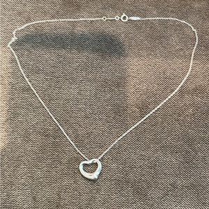 Tiffany & Co. Elsa Peretti Sterling floating heart necklace! Vintage 80s!